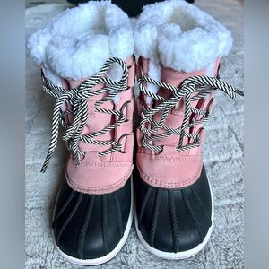 Cat & Jack winter girls snow boots. Size 13